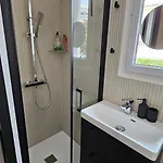 Apartment Deux Pieces Cosy, Front De Mer, Terrasse Et 2 Sdb Antibes