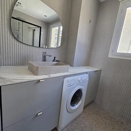 Deux Pieces Cosy, Front De Mer, Terrasse Et 2 Sdb 앙티브
